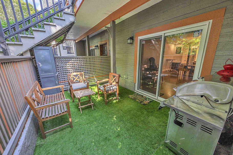 2433 W 6th Avenue Vancouver, BC - 12