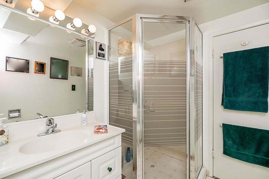 4930 Queensland Road Vancouver, BC - 22