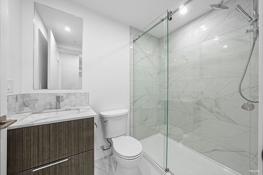 2071 E 1st Avenue Vancouver, BC - 29