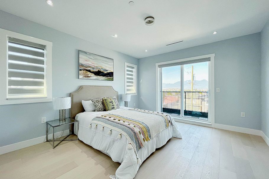 3275 E 20th Avenue Vancouver, BC - 11