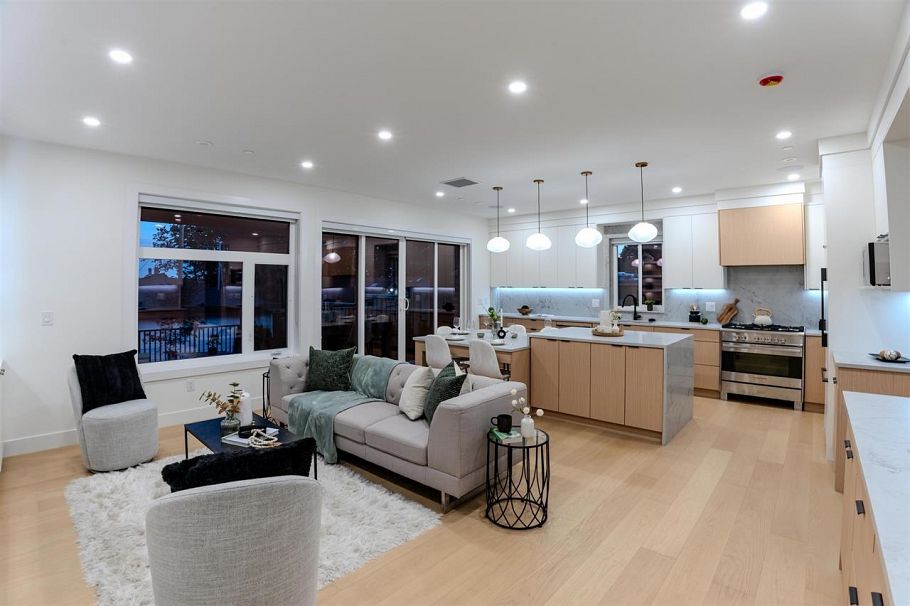 2 3576 E Pender Street Vancouver, BC - 20