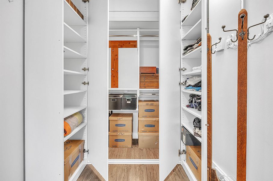 2433 W 6th Avenue Vancouver, BC - 29