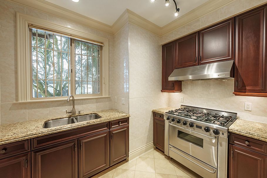 607 W 53 Avenue Vancouver, BC - 16