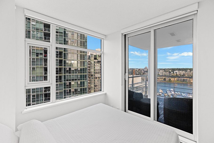 2006 198 Aquarius Mews Vancouver, BC - 23