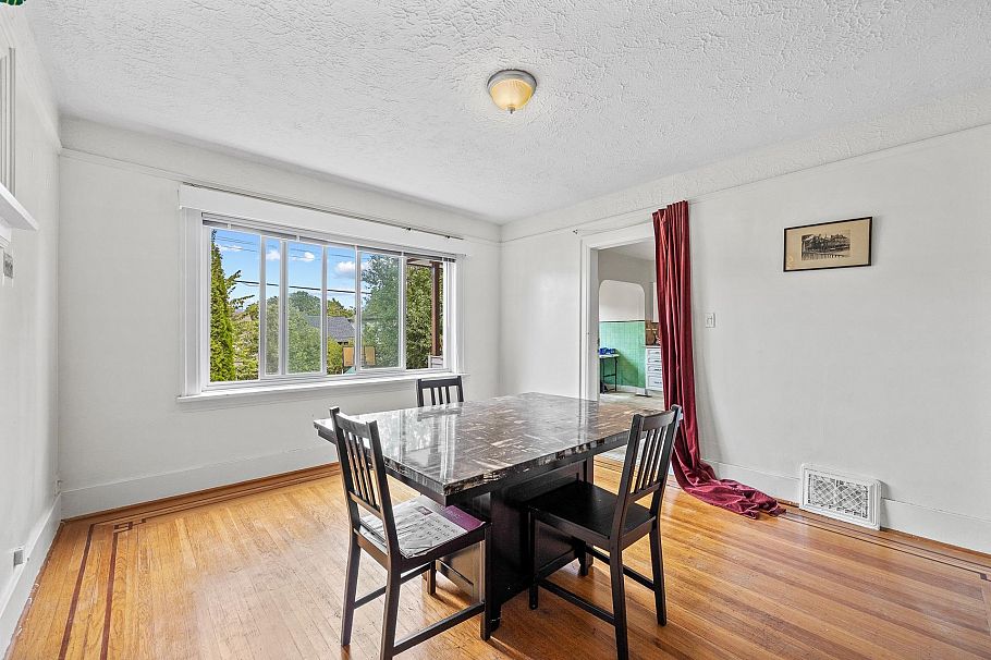 3579 W 18th Avenue Vancouver, BC - 17