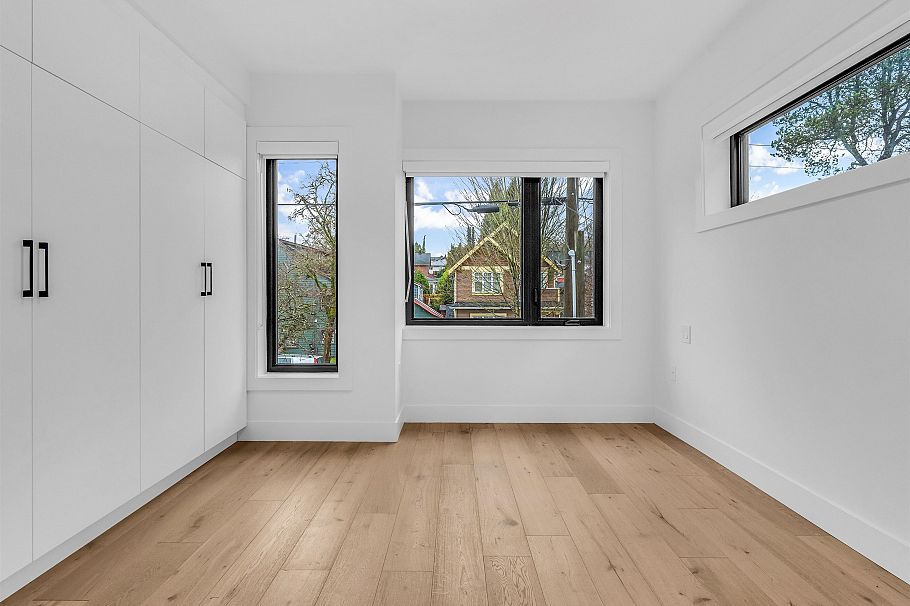 1 3118 Windsor Street Vancouver, BC - 17