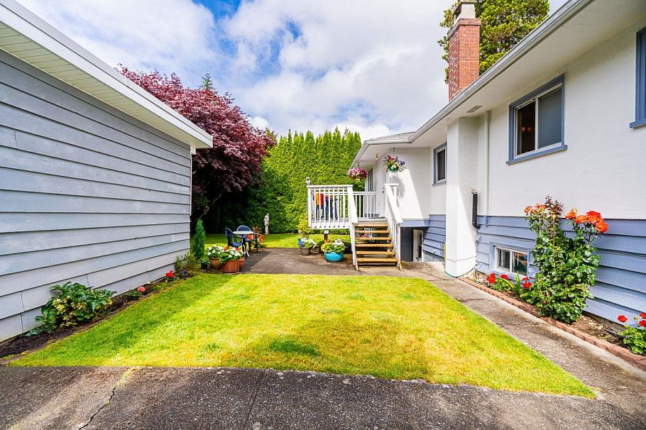 4930 Queensland Road Vancouver, BC - 25