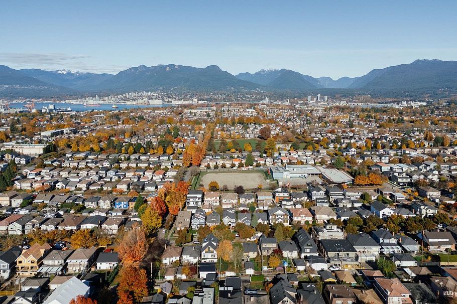 2616 E 4th Avenue Vancouver, BC - 23