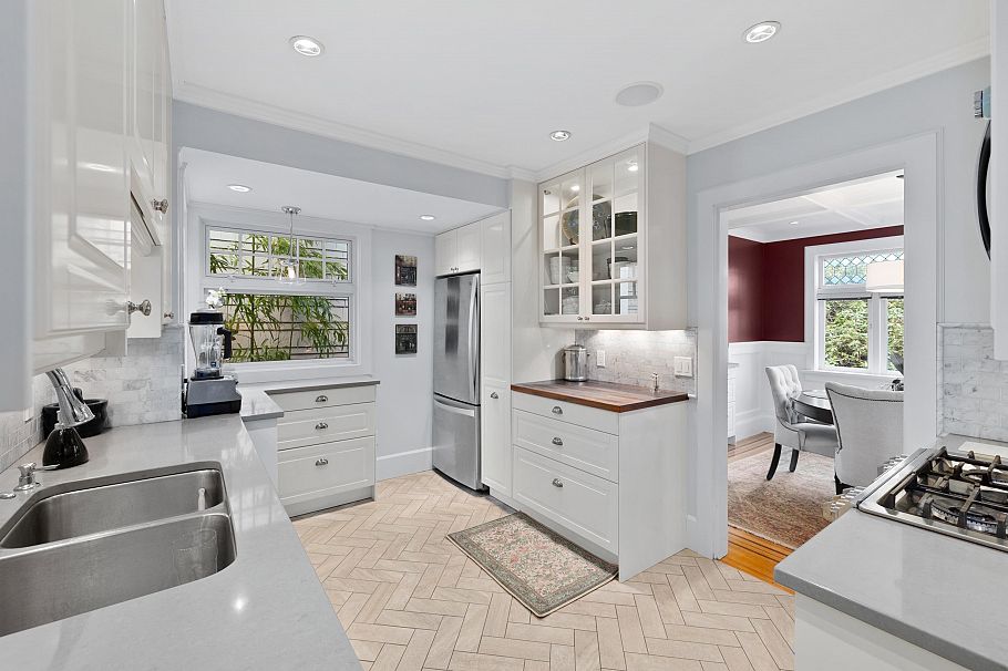 2906 W 12th Avenue Vancouver, BC - 7