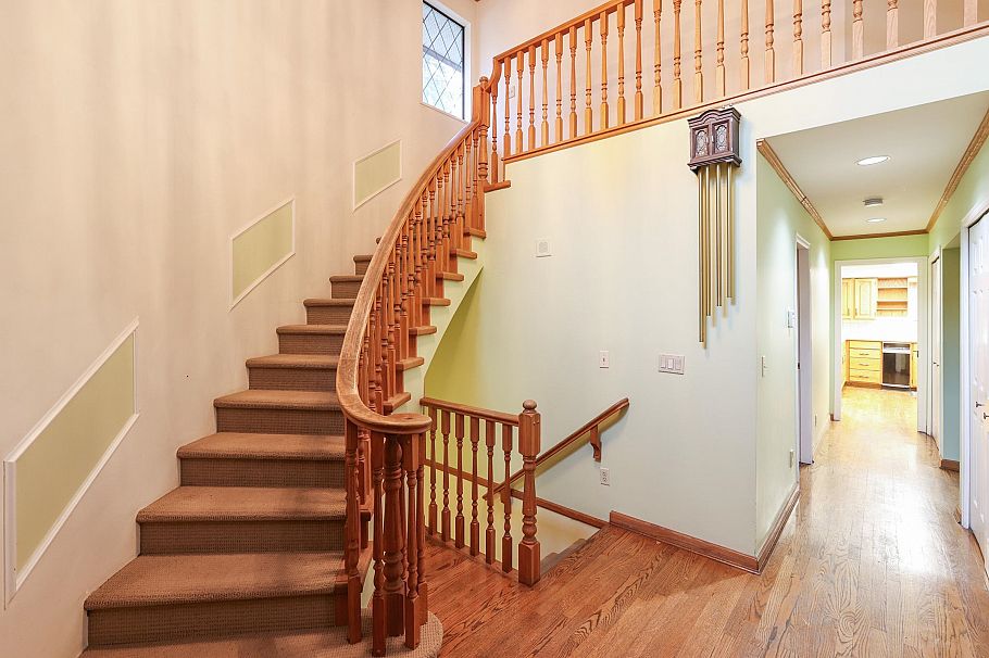 1091 Richelieu Avenue Vancouver, BC - 2