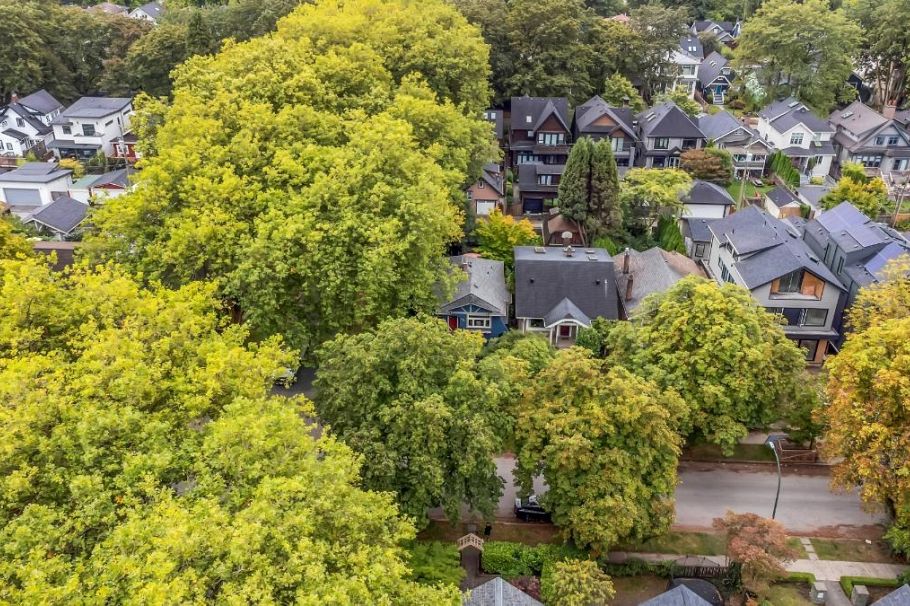 2906 W 12th Avenue Vancouver, BC - 35