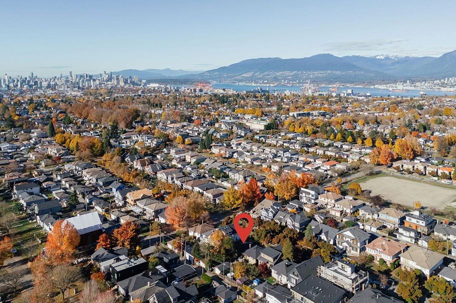 2616 E 4th Avenue Vancouver, BC - 27