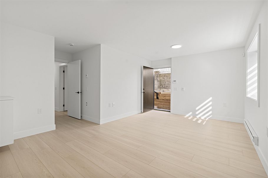 3749 Union Street Burnaby, BC - 19