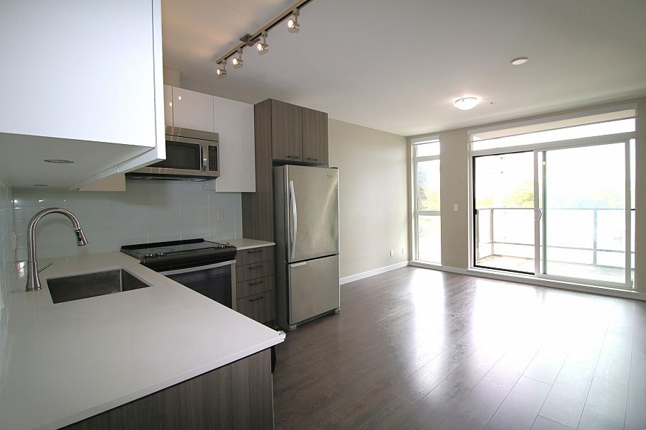 306 6555 Victoria Drive Vancouver, BC - 1