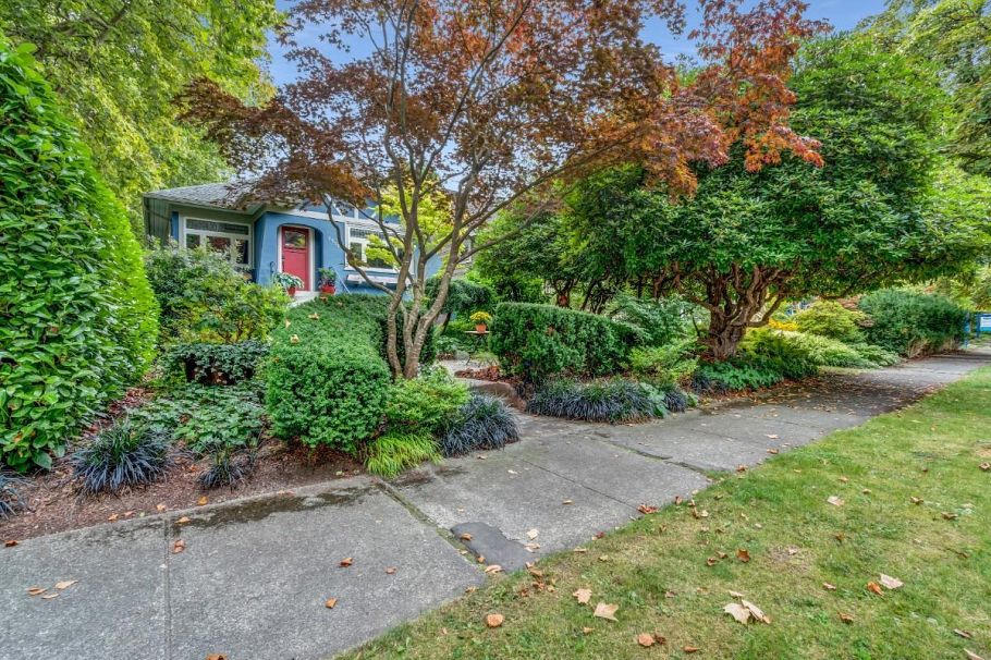 2906 W 12th Avenue Vancouver, BC - 40