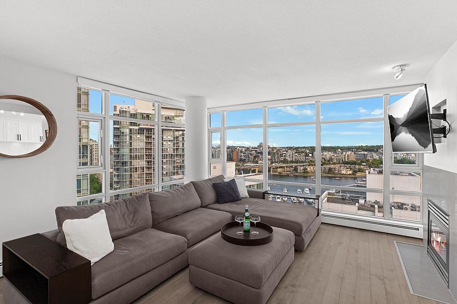 2006 198 Aquarius Mews Vancouver, BC - 12