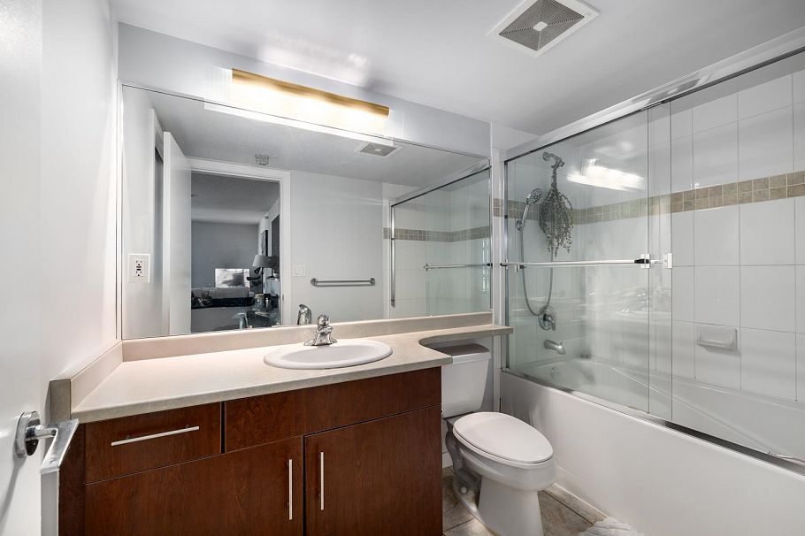 1002 120 Milross Avenue Vancouver, BC - 17