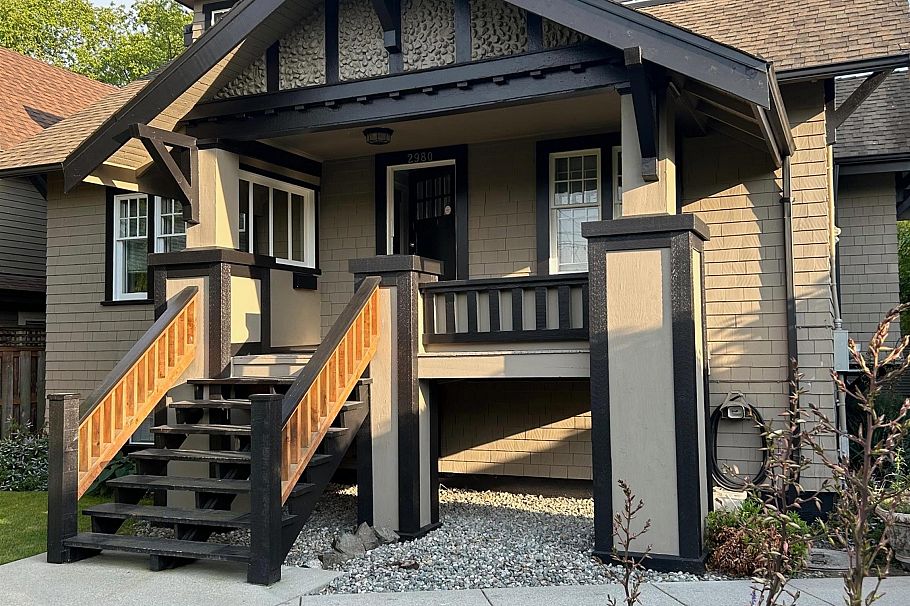 2980 W 8th Avenue Vancouver, BC - 1