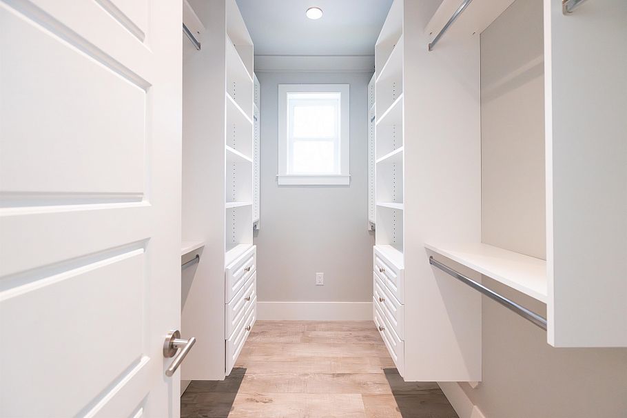 2388 E 2nd Avenue Vancouver, BC - 21