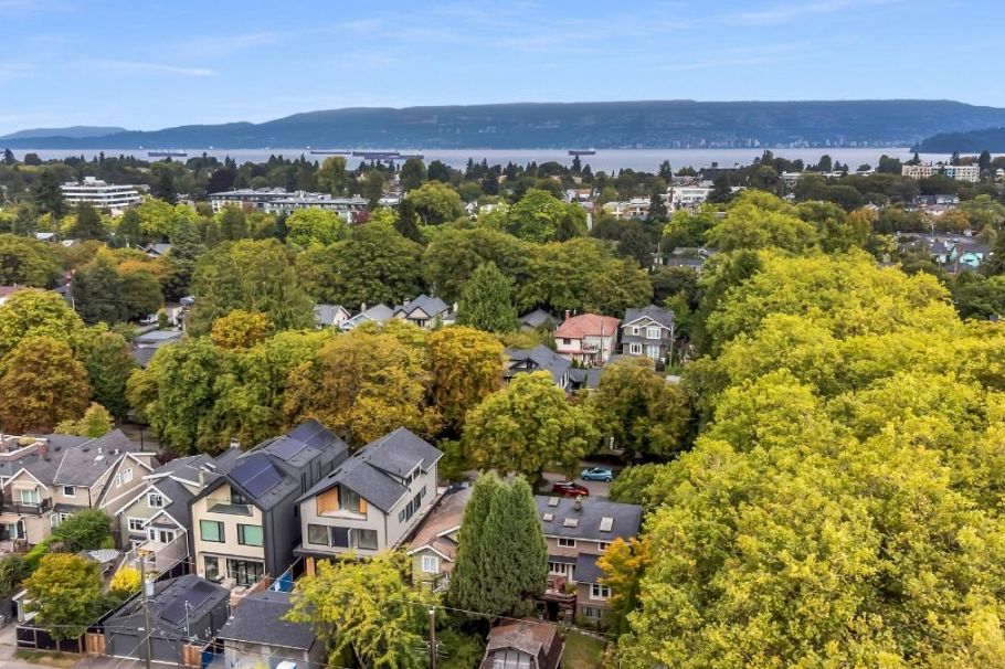 2906 W 12th Avenue Vancouver, BC - 32