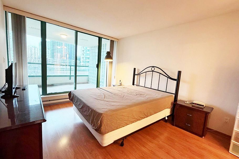 604 5899 Wilson Avenue Burnaby, BC - 2