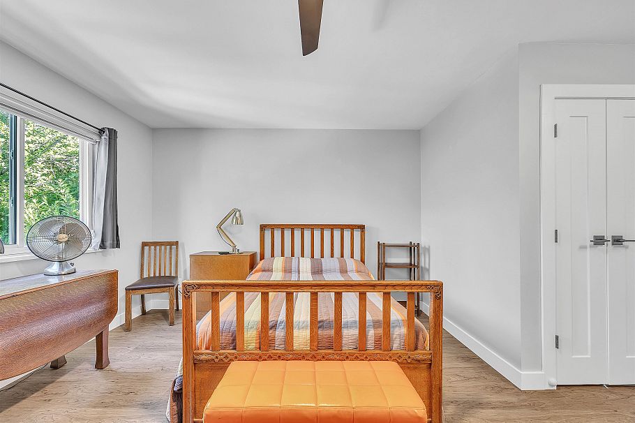 2433 W 6th Avenue Vancouver, BC - 26