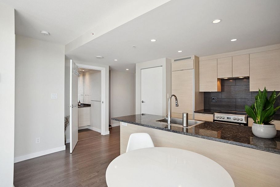 2106 489 Interurban Way Vancouver, BC - 3