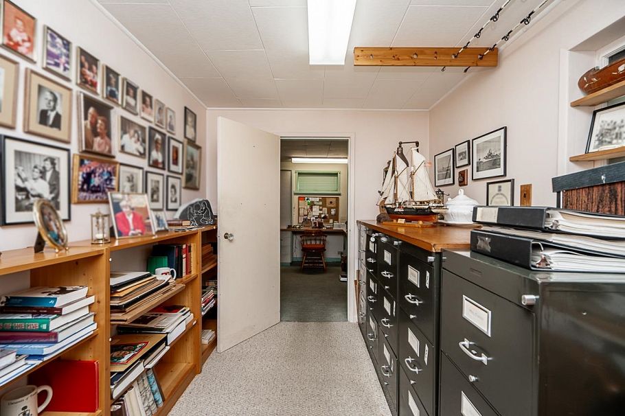 4930 Queensland Road Vancouver, BC - 21