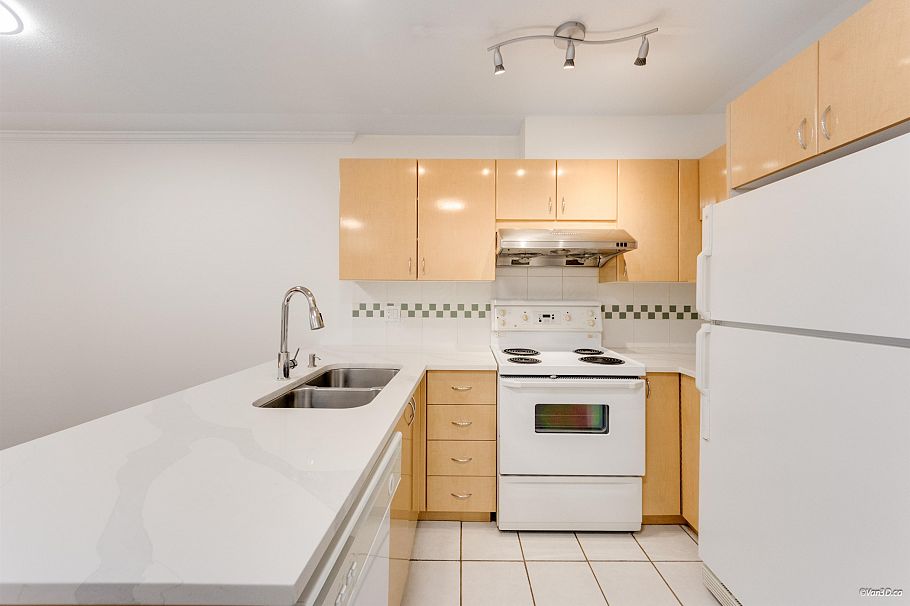 210 4989 Duchess Street Vancouver, BC - 2