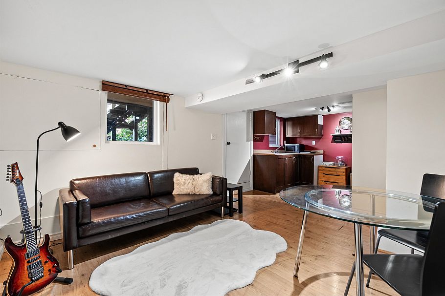 1829 1831 W 2nd Avenue Vancouver, BC - 24