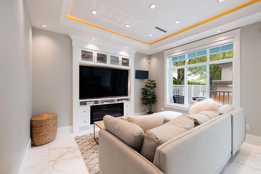 2388 E 2nd Avenue Vancouver, BC - 9