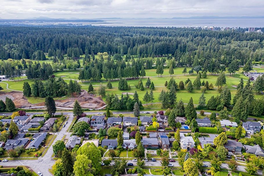 4930 Queensland Road Vancouver, BC - 36