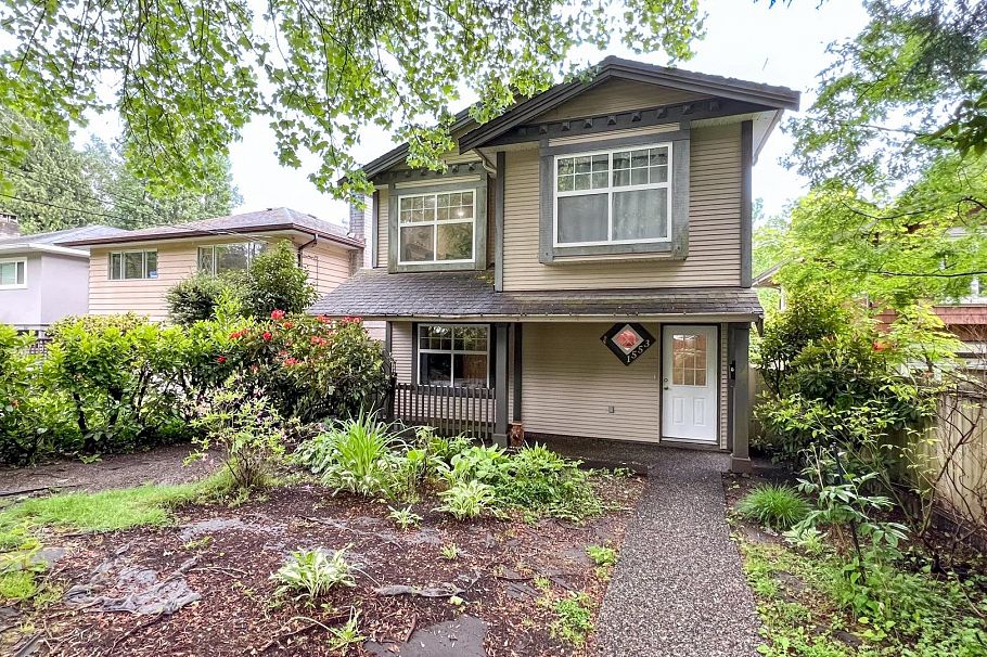 1553 Burrill Avenue North Vancouver, BC - 21
