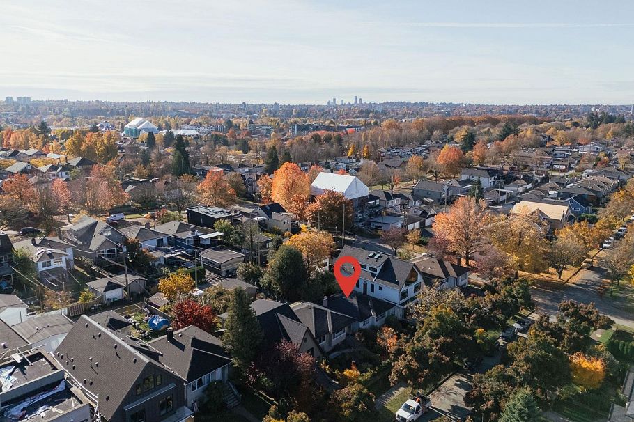 2616 E 4th Avenue Vancouver, BC - 22