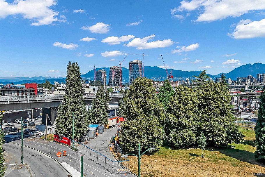 404 1529 W 6th Avenue Vancouver, BC - 23