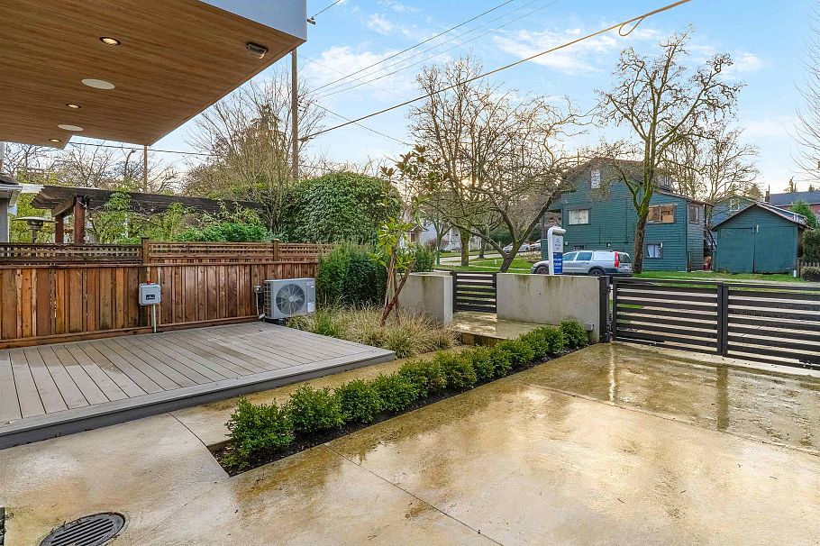 1 3118 Windsor Street Vancouver, BC - 36