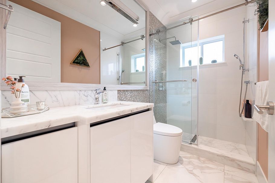 2388 E 2nd Avenue Vancouver, BC - 8