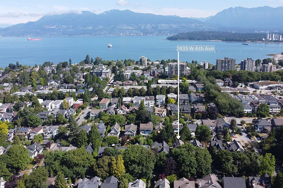2433 W 6th Avenue Vancouver, BC - 35