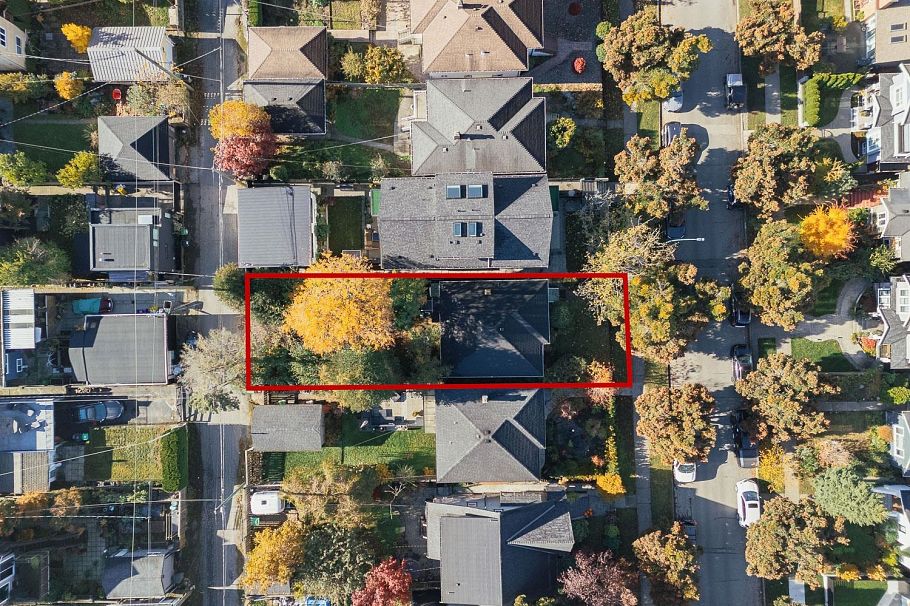 2616 E 4th Avenue Vancouver, BC - 3