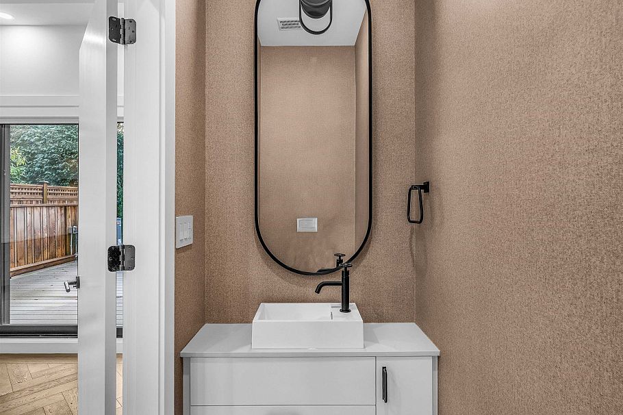 1 3118 Windsor Street Vancouver, BC - 13