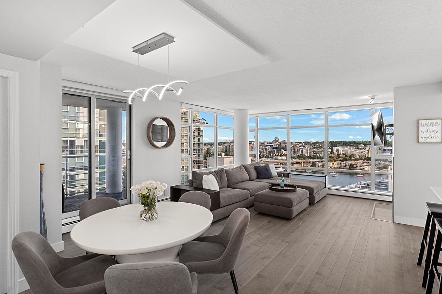 2006 198 Aquarius Mews Vancouver, BC - 11