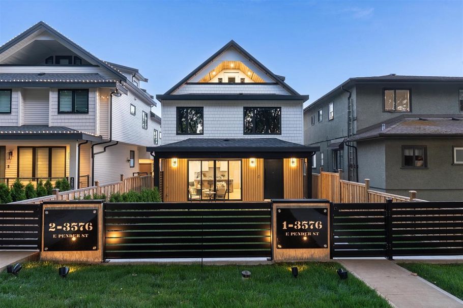 2 3576 E Pender Street Vancouver, BC - 37