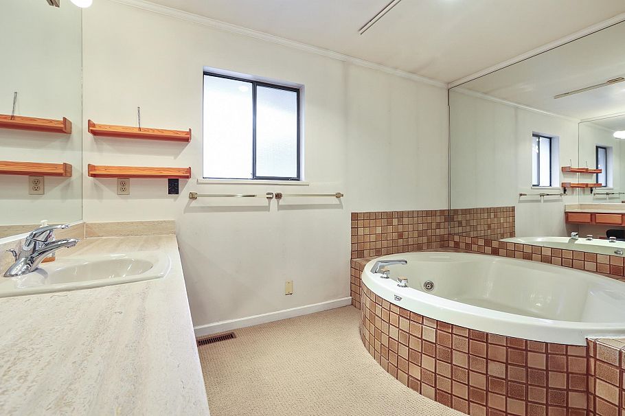 1091 Richelieu Avenue Vancouver, BC - 18