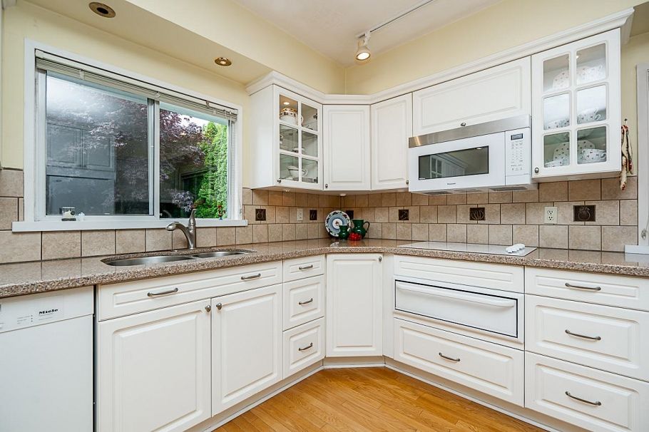 4930 Queensland Road Vancouver, BC - 14