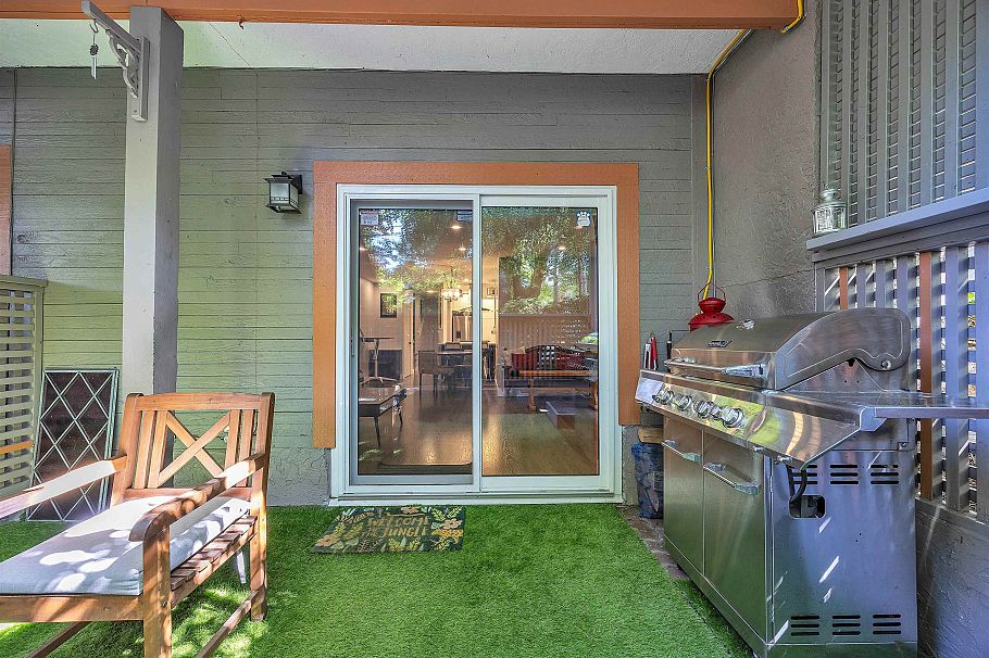 2433 W 6th Avenue Vancouver, BC - 13