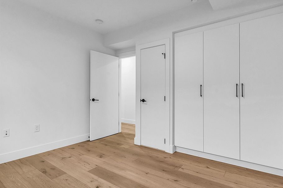 1 3118 Windsor Street Vancouver, BC - 25