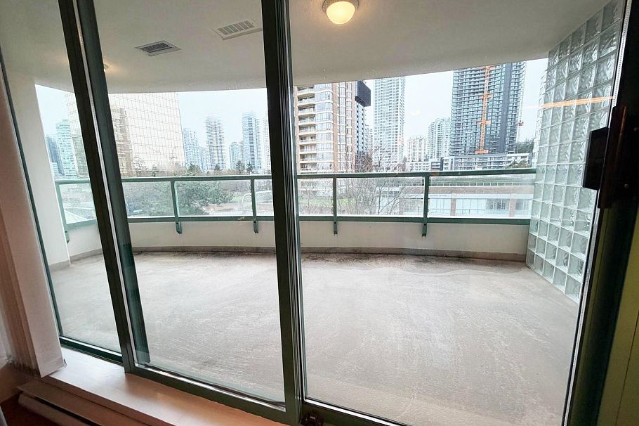 604 5899 Wilson Avenue Burnaby, BC - 6