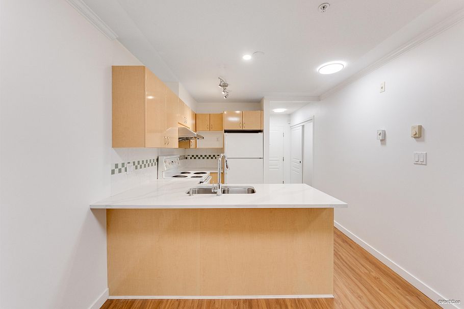 210 4989 Duchess Street Vancouver, BC - 3