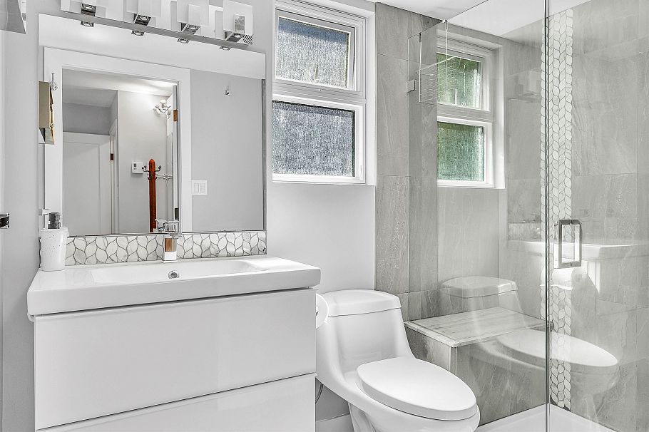 2433 W 6th Avenue Vancouver, BC - 28