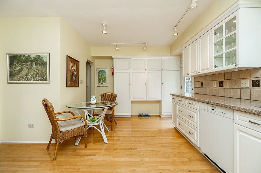 4930 Queensland Road Vancouver, BC - 11